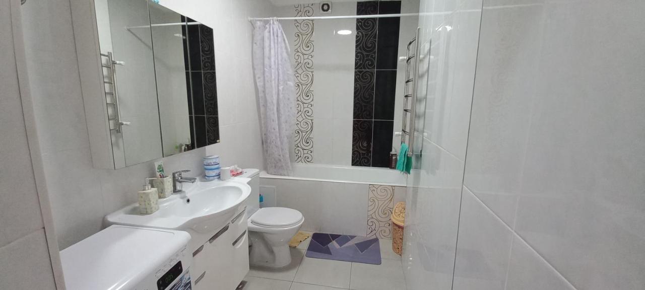 879 Apartment In บิชเคก ภายนอก รูปภาพ
